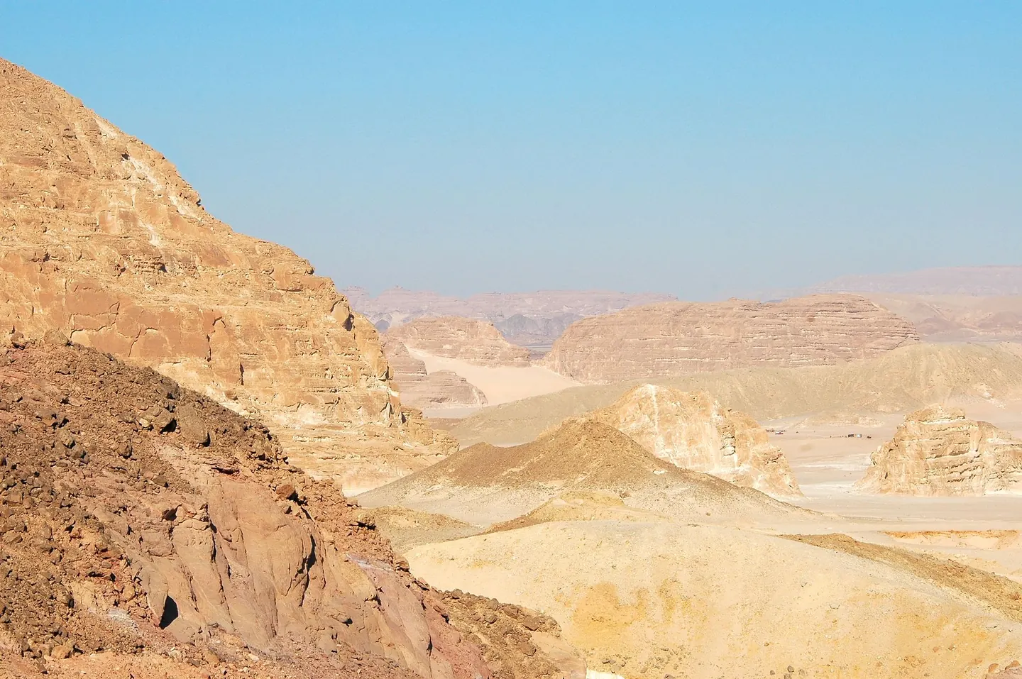 Canyon coloré et Nuweiba : excursions depuis Dahab