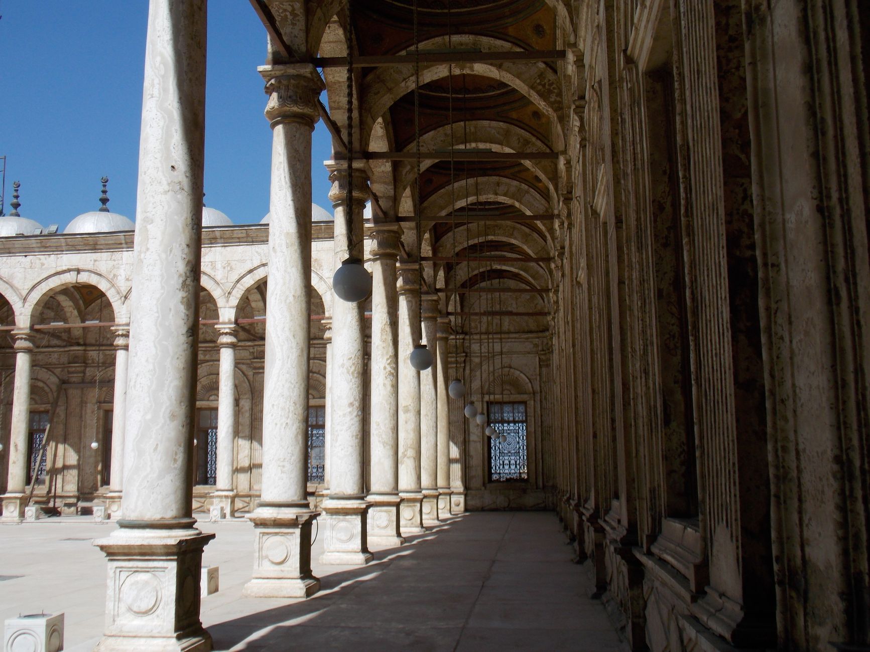 Egypt Etiquette & Customs: Essential Cultural Guide