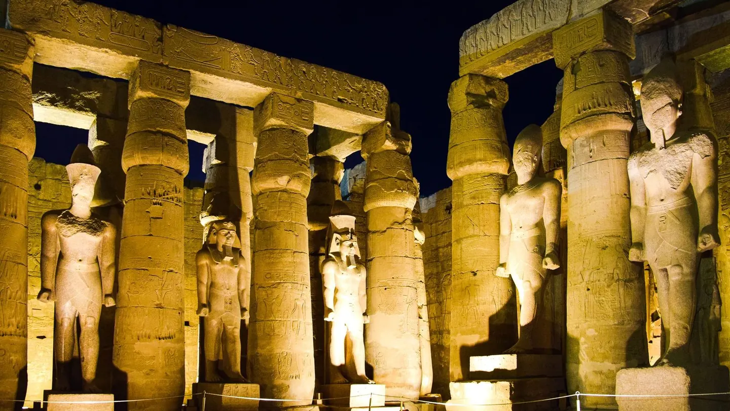 Pocket Wi-Fi in Egypt or an eSIM: Which One to Choose?