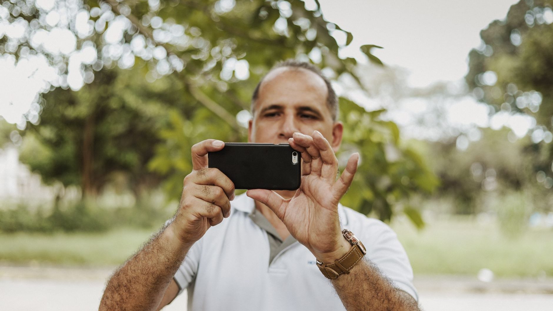 Pourquoi une eSIM est mieux qu'une SIM physique en Égypte